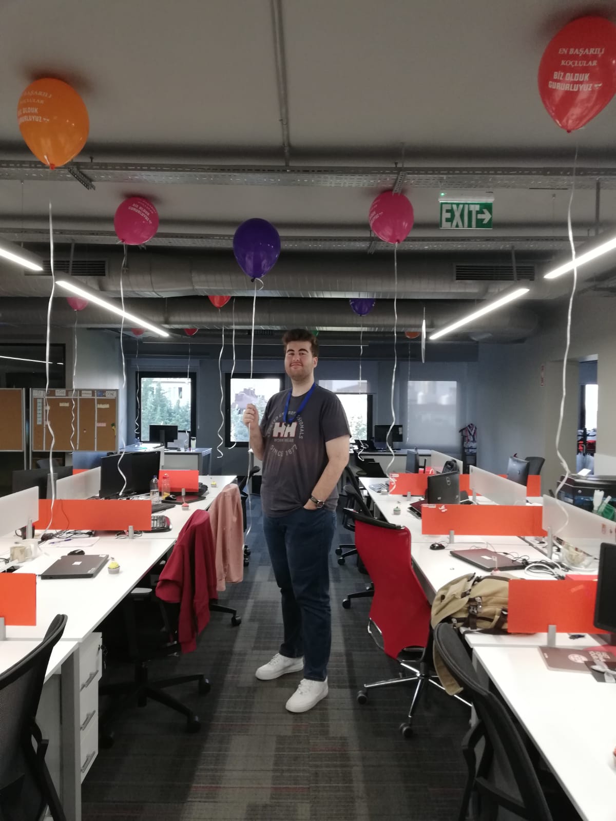 kaan-with-a-baloon